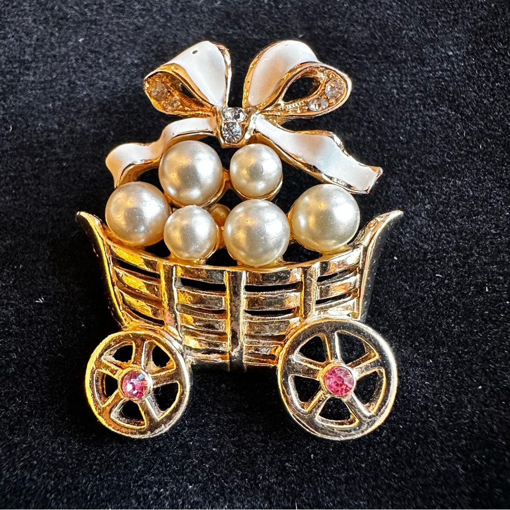 Vintage Wagon Brooch with White Pearls and Crystals